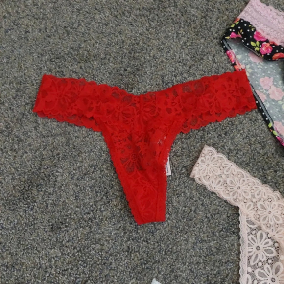 5 Victoria's Secret pantie bundle Large - Picture 7 of 8